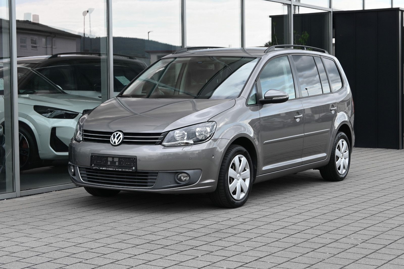 Fahrzeugabbildung Volkswagen Touran 1.6 TDI Comfortline °7-SITZE°KAMERA°02.28