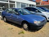 Toyota Carina 1.6 - Toyota Carina mit Benzin-Antrieb