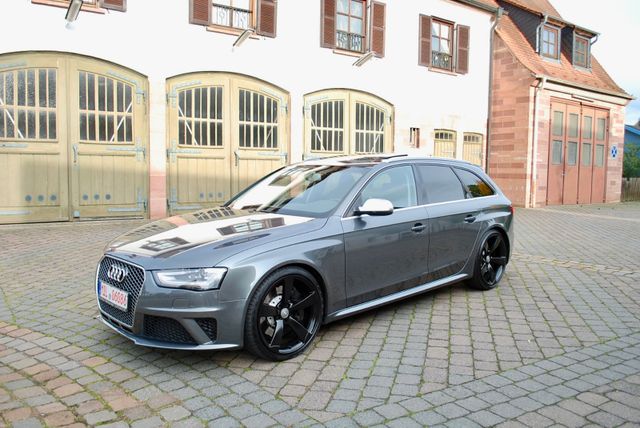 Audi RS4 Avant 4.2 FSI quattro/Panorama/20"/Schckheft