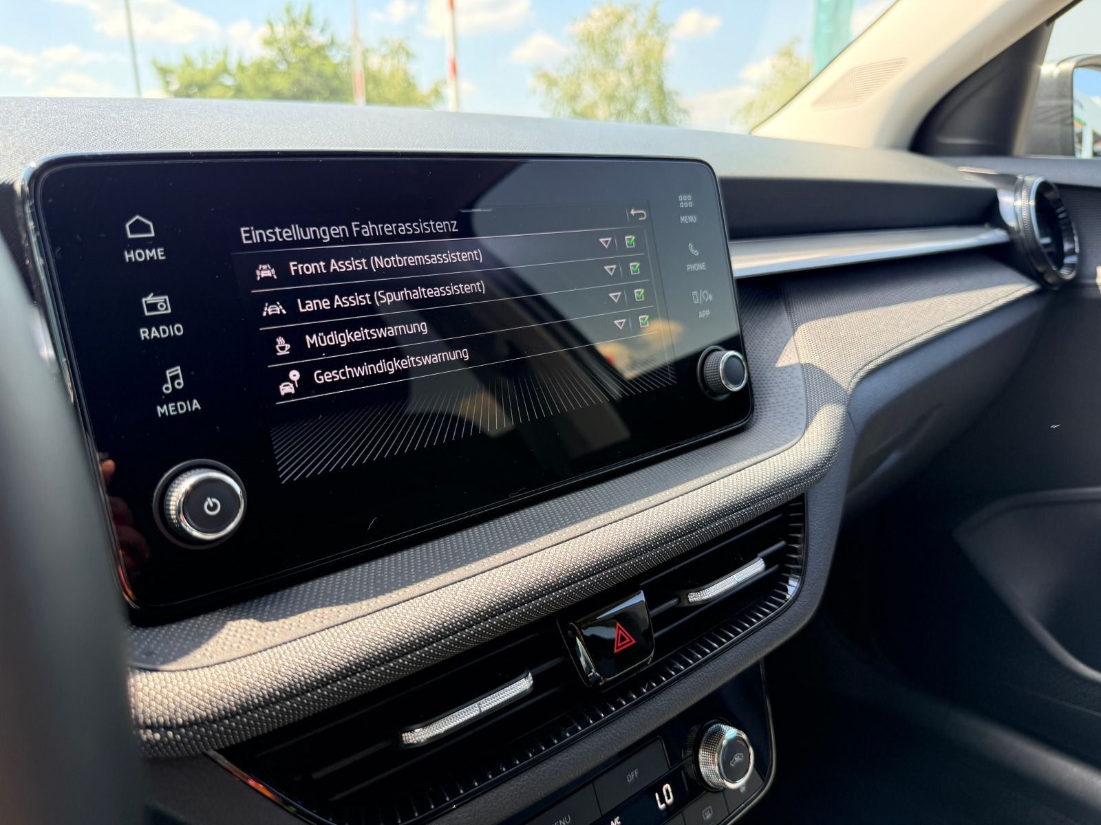 Fahrzeugabbildung SKODA Fabia Tour 115PS 6-Gang*RFK*SmartLink*Allwetter