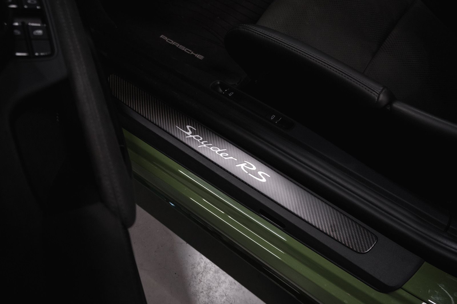 Fahrzeugabbildung Porsche 718 Spyder RS - PTS - Lift - LED - PCCB