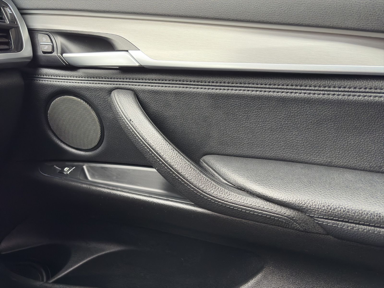 Fahrzeugabbildung BMW X6 xDrive 50 i/Msport/H&K/Head-UP/Rkü/Export