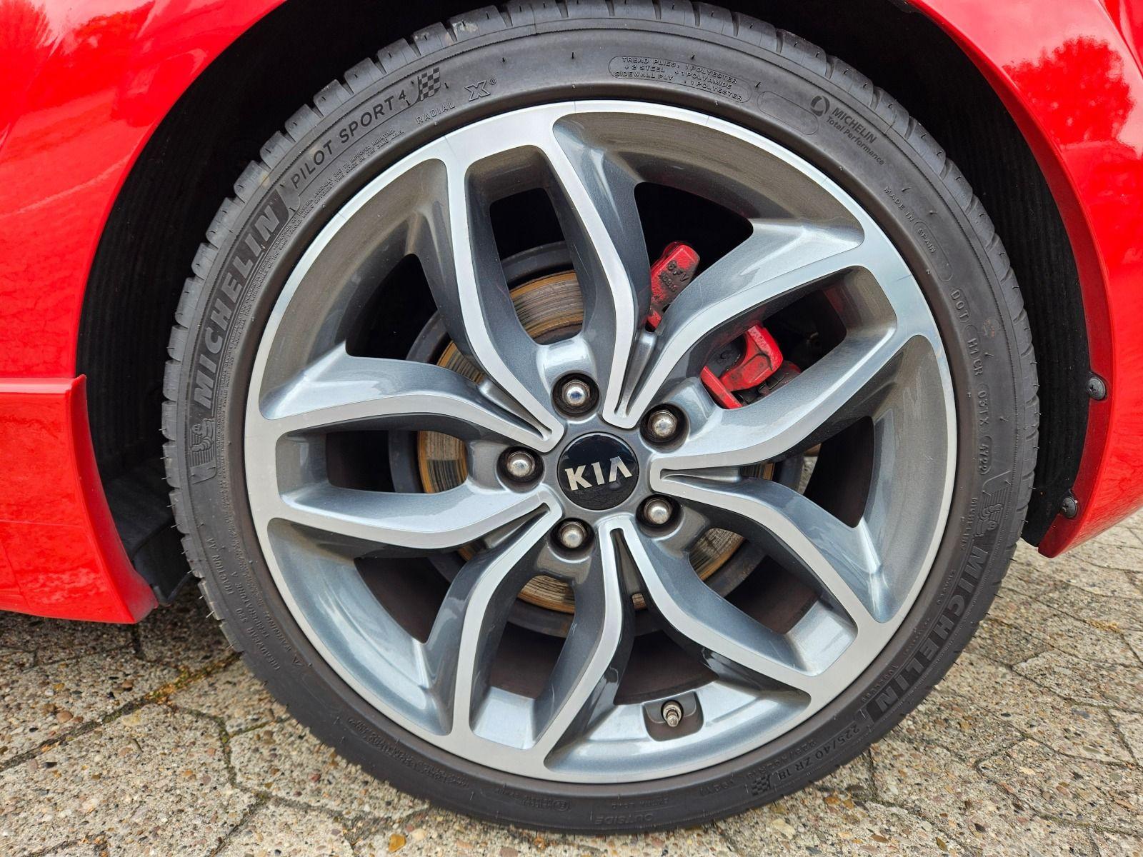 Kia pro_cee'd 1.6 T-GDi GT-Track