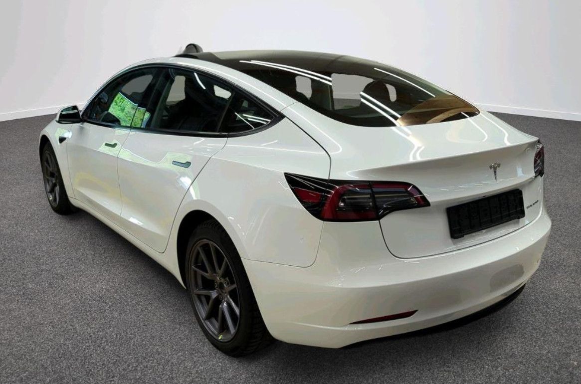 Tesla Model 3 Long Range Dual AWD 8 Fach 96% SOH foto 4