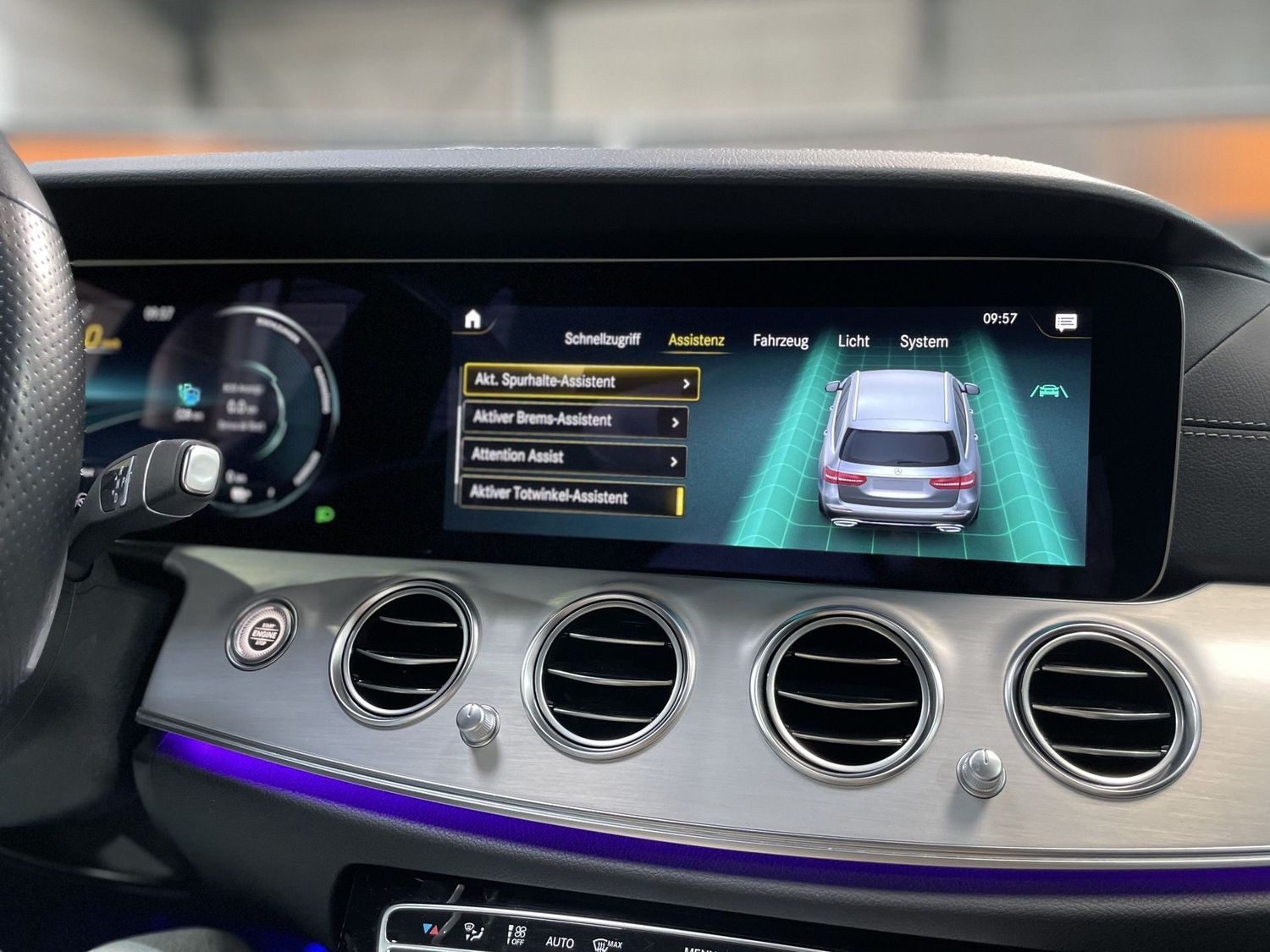 Fahrzeugabbildung Mercedes-Benz E 300 e AMG #Wide.#LED#Distr.#Memory#HeadUp#360°