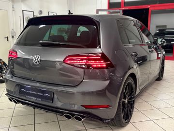 Volkswagen Golf - 11