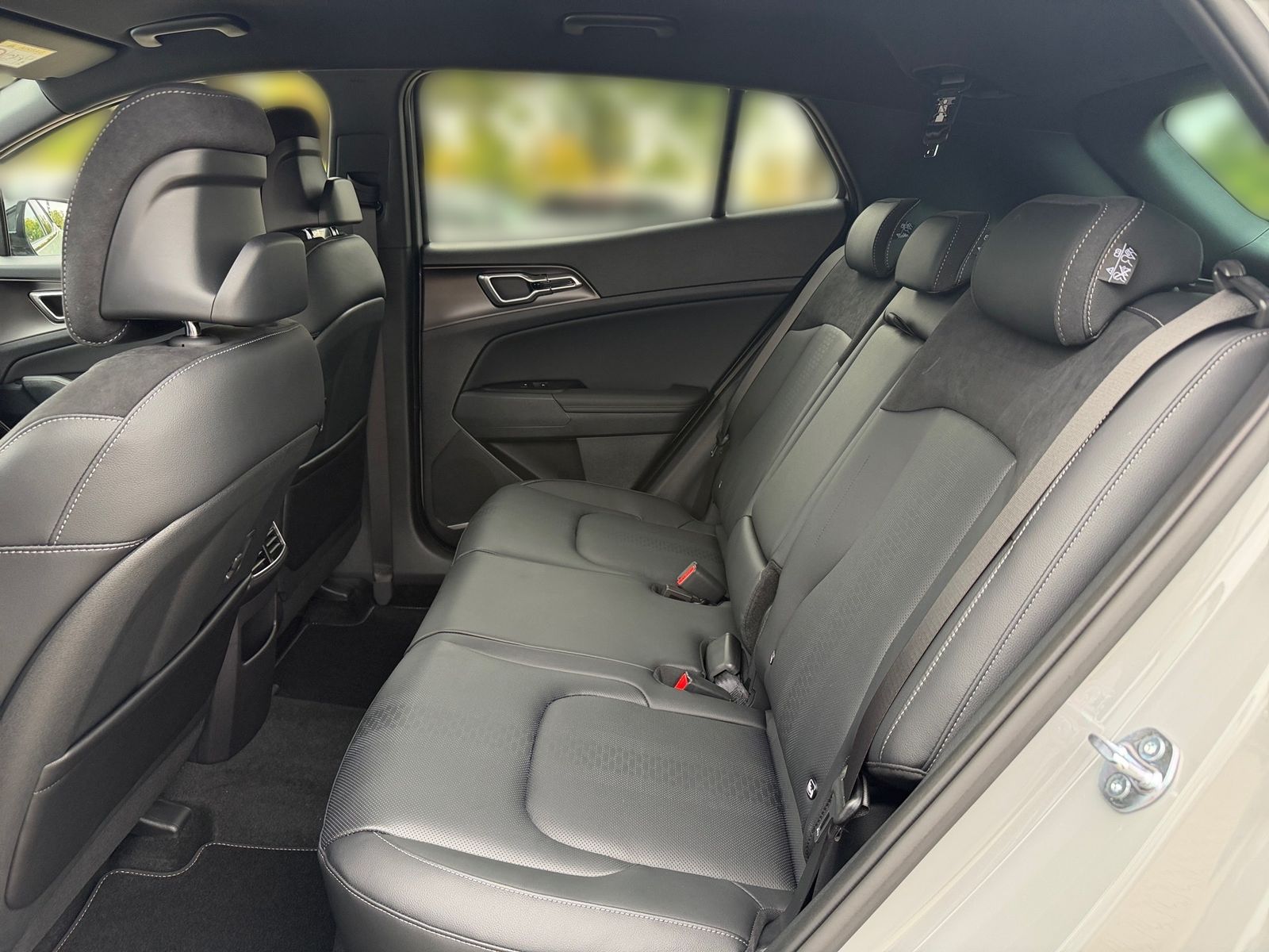 Fahrzeugabbildung Kia SPORTAGE 1.6T AWD DCT BLACK ED SD DRIVE