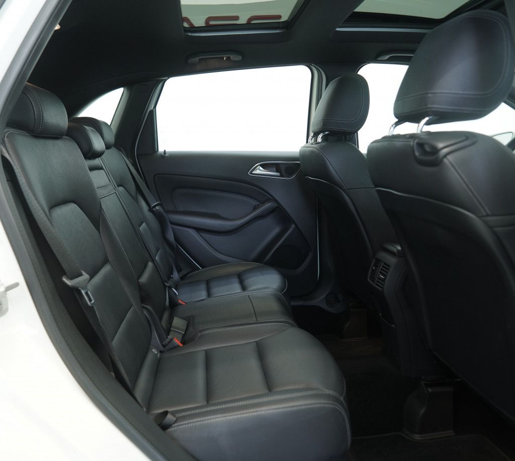 Mercedes Benz B 200