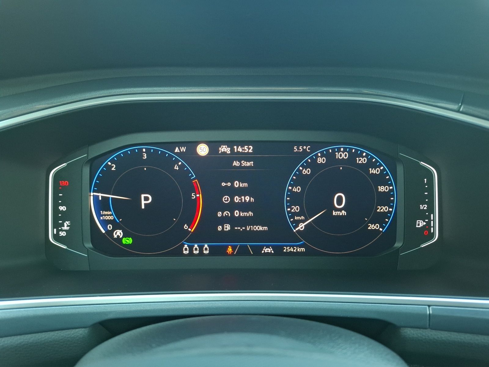 Fahrzeugabbildung Volkswagen T-Roc TDI Style DSG LEDplus Navi AID ACC RFK SH