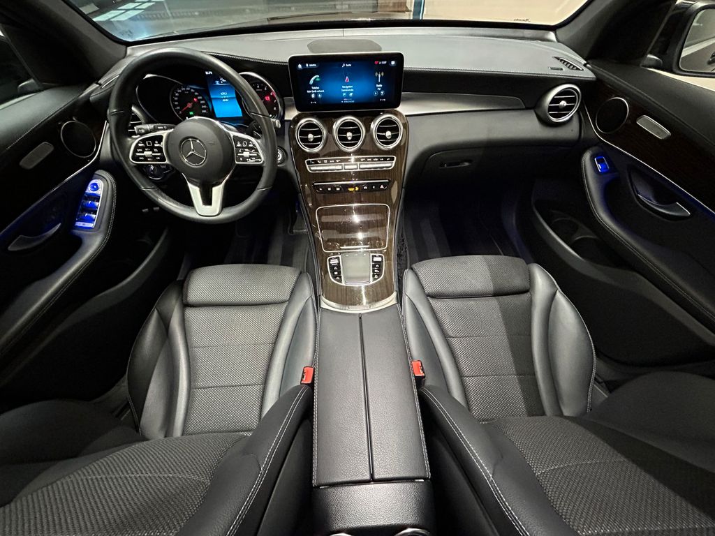 Mercedes-Benz GLC 300 GLC300 4M *AMG LINE*PANO*KAMERA*AHK*LED*CARPLAY*