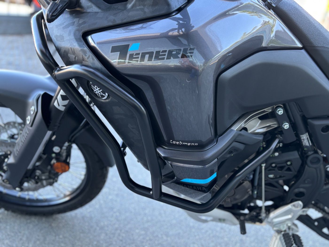 Fahrzeugabbildung Yamaha XTZ 700 Tenere World Raid Modell 2024 Akrapovic