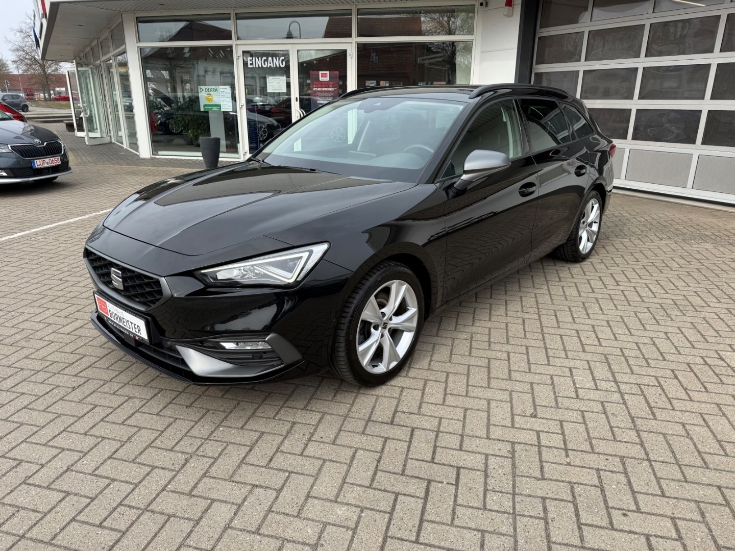 Fahrzeugabbildung SEAT Leon Sportstourer FR Navi Digitales Cockpit LED