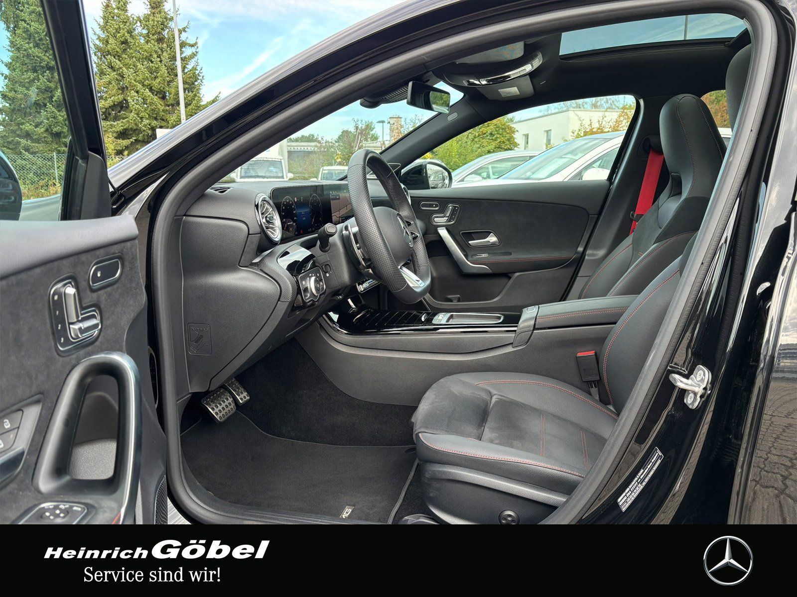 Fahrzeugabbildung Mercedes-Benz AMG A 35 HEAD-UP*PANO*BURMESTER*DISTRONIC*360°*