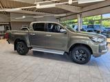 Toyota Hilux Double Cab Comfort 4x4*Trittbretter*AUTOM. - Toyota Hilux Tageszulassungen