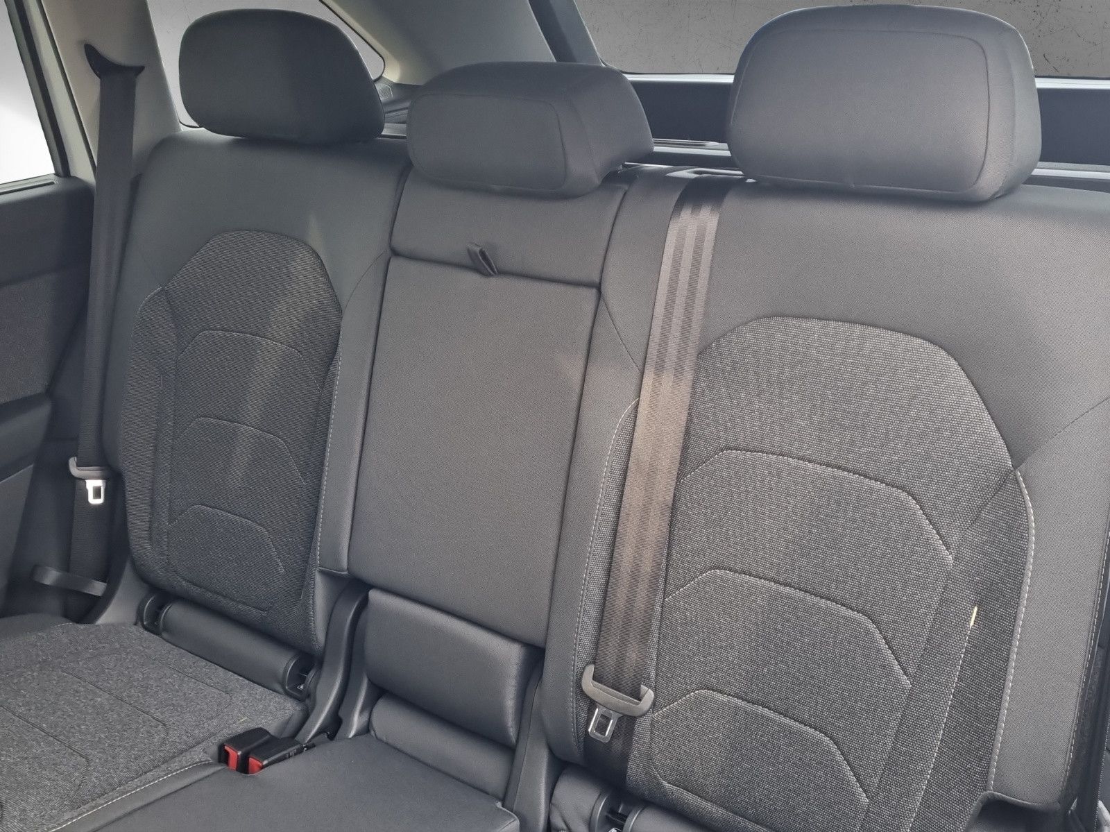 Fahrzeugabbildung SKODA Kodiaq Selection 2,0 TDI 4x4 AHK Licht&Sicht 19"