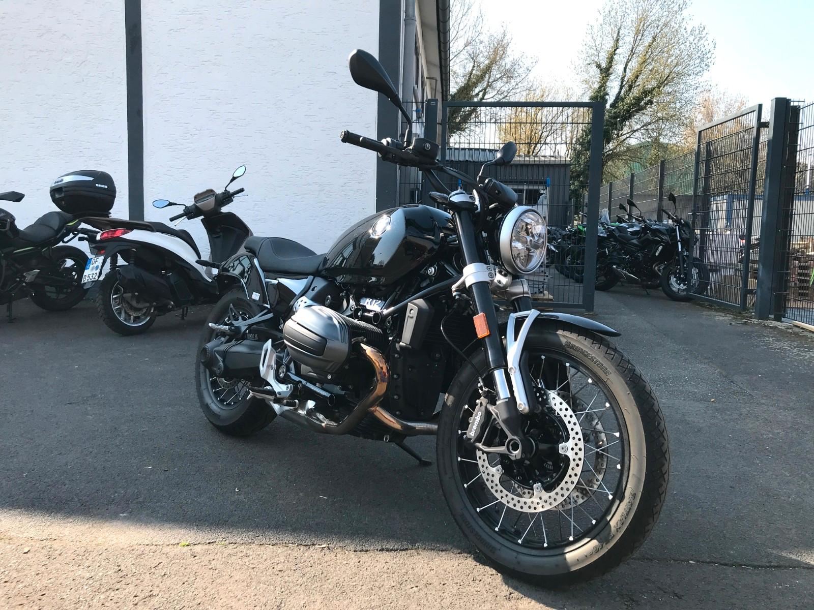 BMW R 12 1. Hand - kein Vorführer - BLACK - Speichen