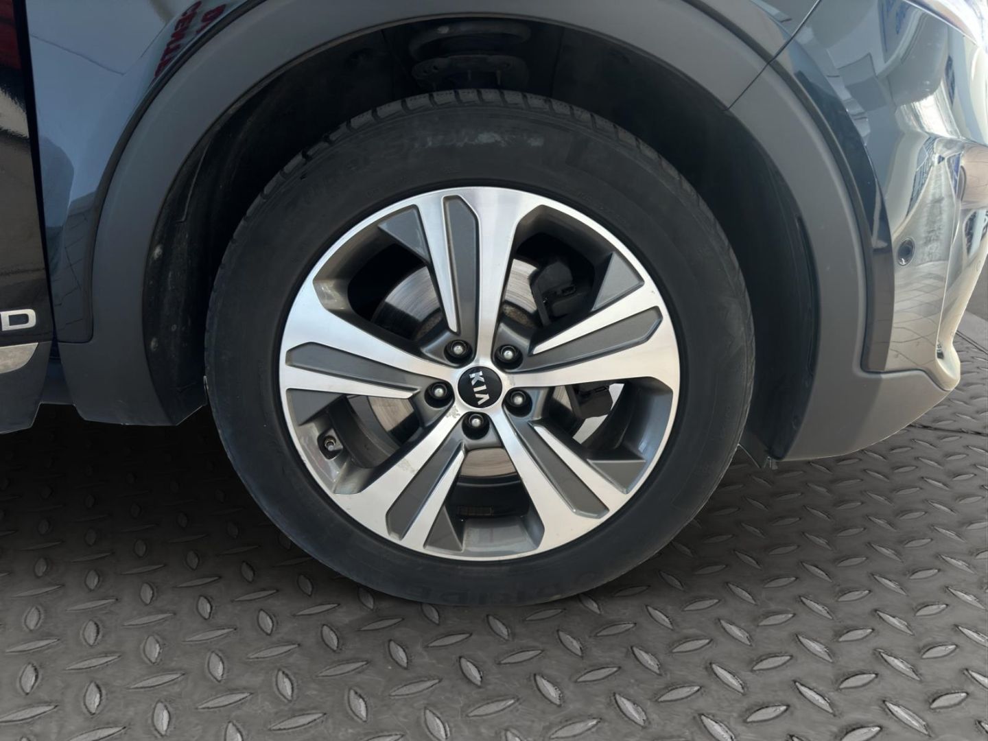 Fahrzeugabbildung Kia Sorento Platinum Edition 4WD HUD PANO 360 Kamera