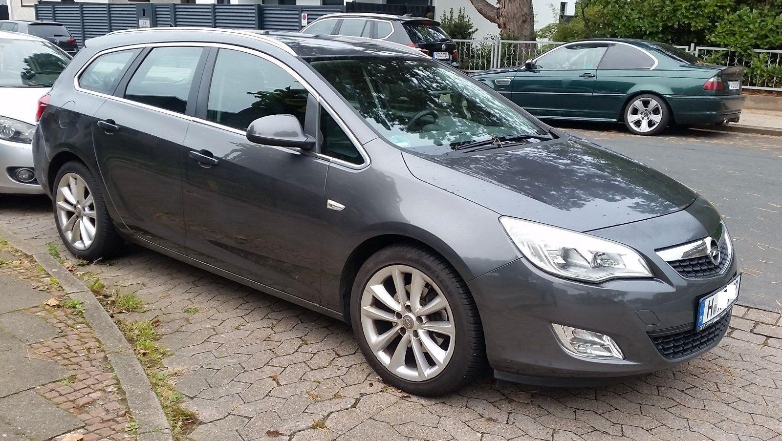 Opel Astra, 2011