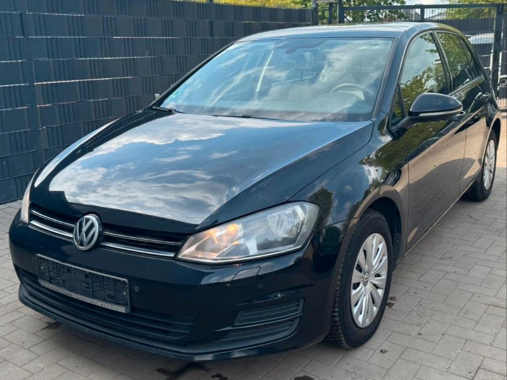 Volkswagen Golf VII Business*PREM NAVI*2 KLIMAZ.*ST/ST*