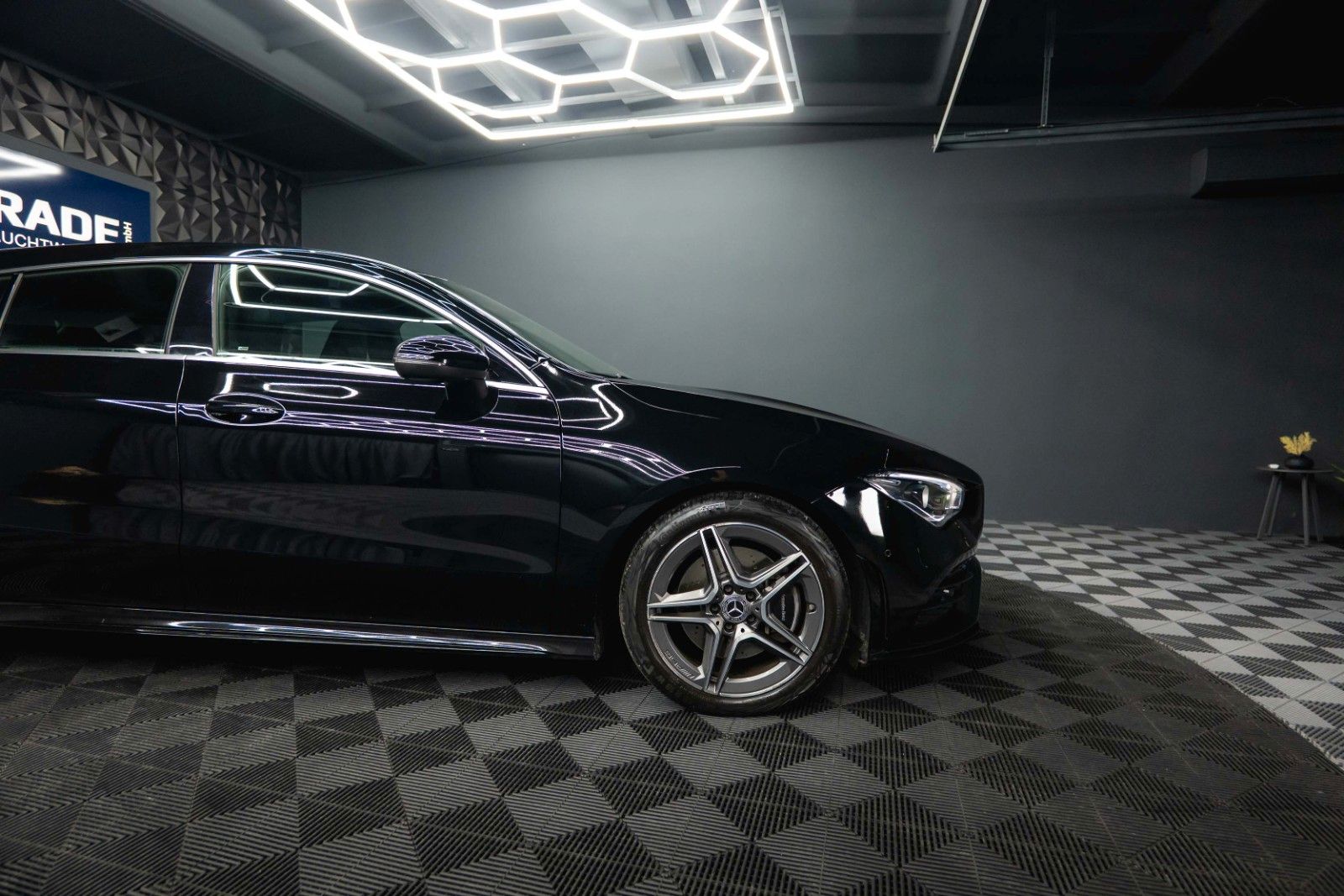 Fahrzeugabbildung Mercedes-Benz CLA 220 Shooting Brake AMG Line | ACC | LED