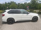 BMW X5 xDrive30d M-Performance/AHK/LEDER/HUD/PANO/ - BMW X5 in Berlin