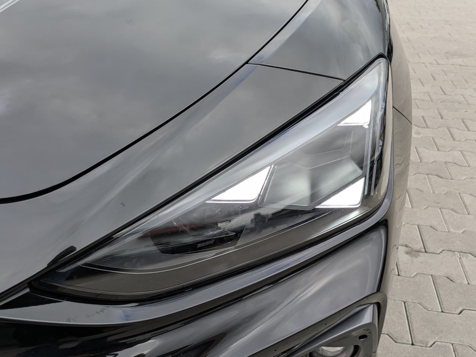 Fahrzeugabbildung CUPRA Leon 2.0 TDI MATRIX*Dinamica*Sennheiser*Int.DRIV