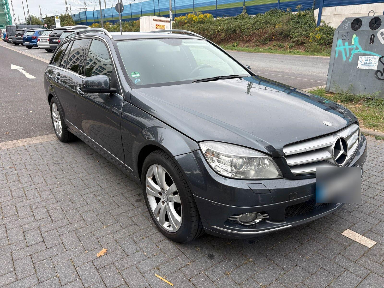 Mercedes-Benz E250 2010 — rear view