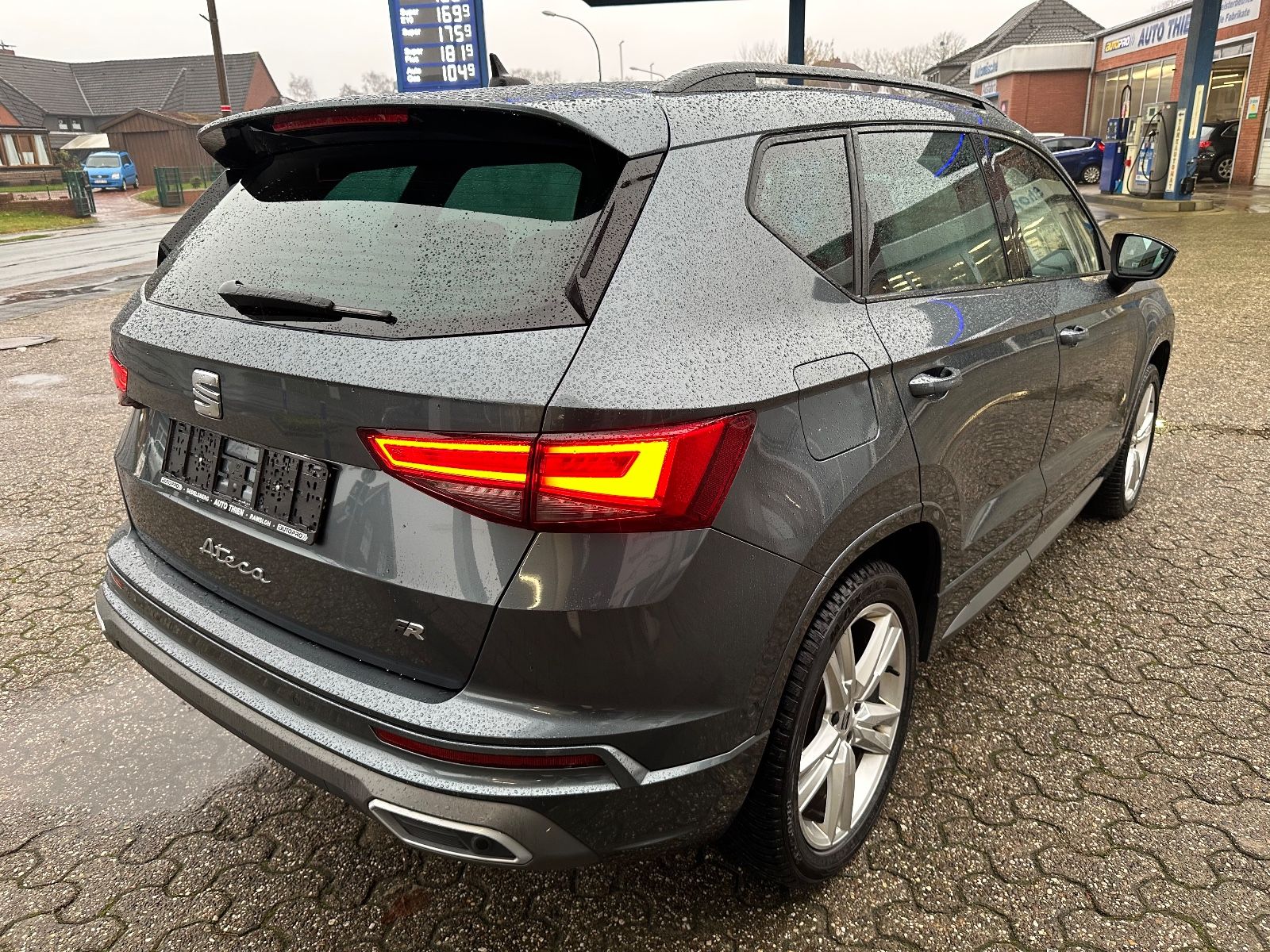 Fahrzeugabbildung SEAT Ateca 2.0 TDI FR DSG AHK/Navi/Dinamica/Beats