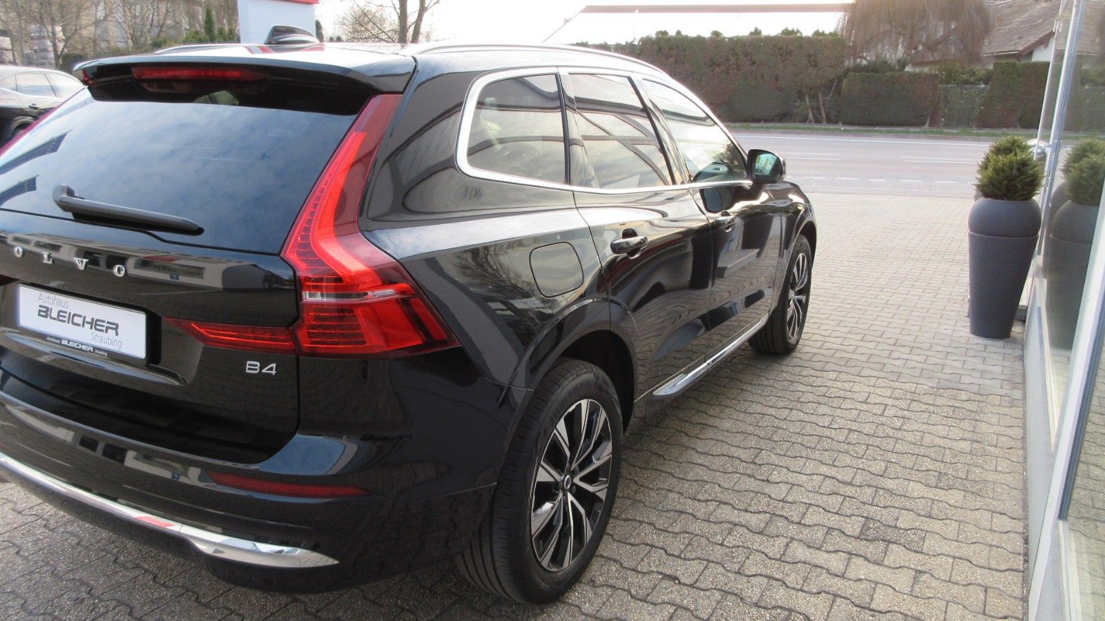 Fahrzeugabbildung Volvo XC 60 B4 Plus Bright 2WD