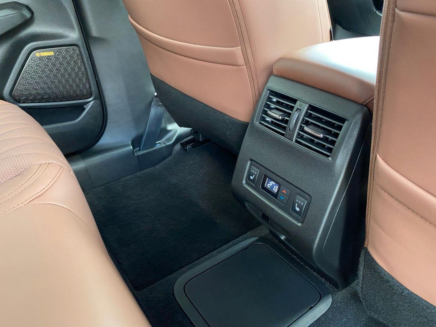Mitsubishi Outlander Top Luxury 2.4 PHEV ACC+PDC+STH+PANO