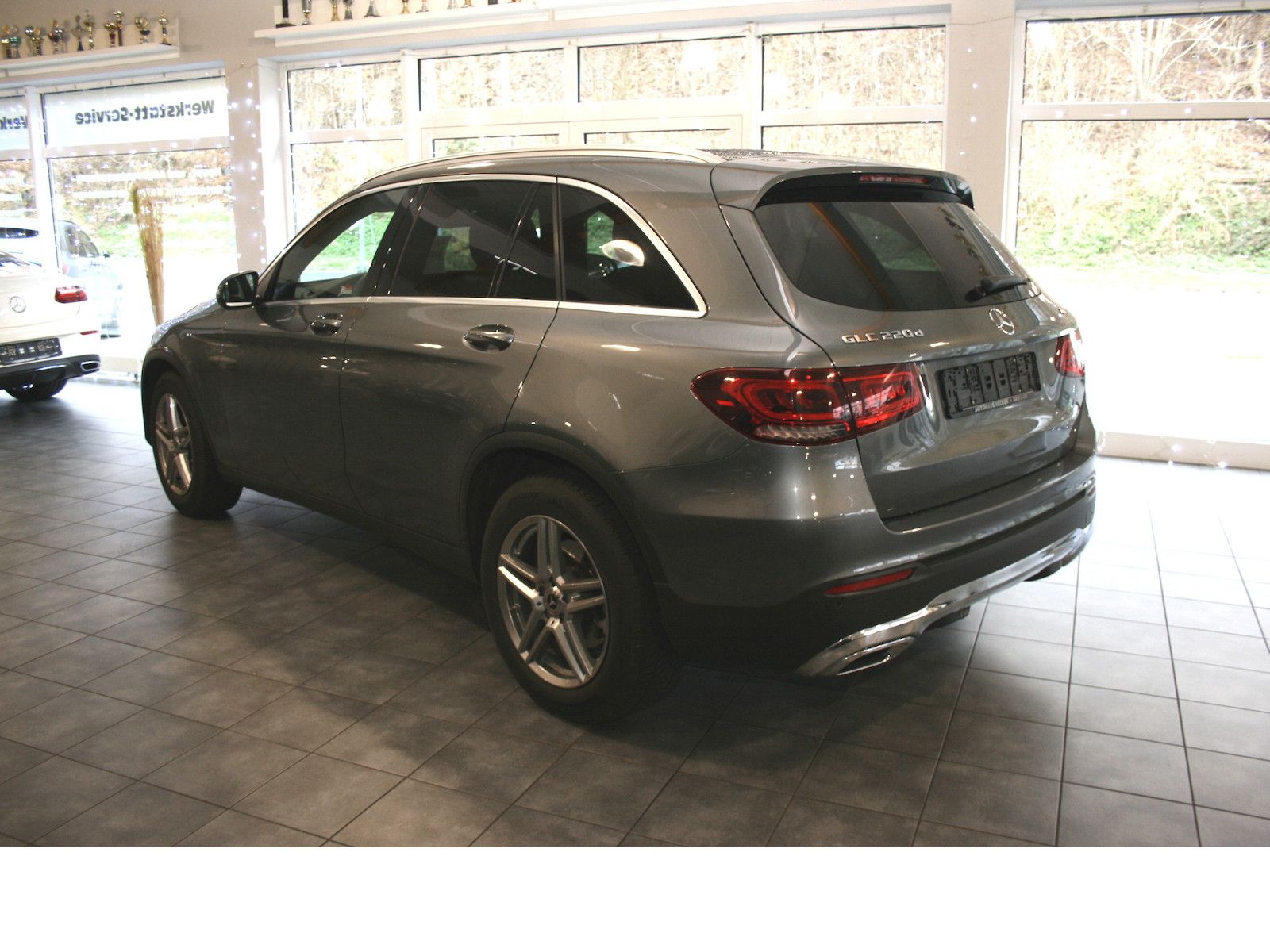 Fahrzeugabbildung Mercedes-Benz GLC 220 d 4M *AHK*LED*Totwinkel*Pano-Dach