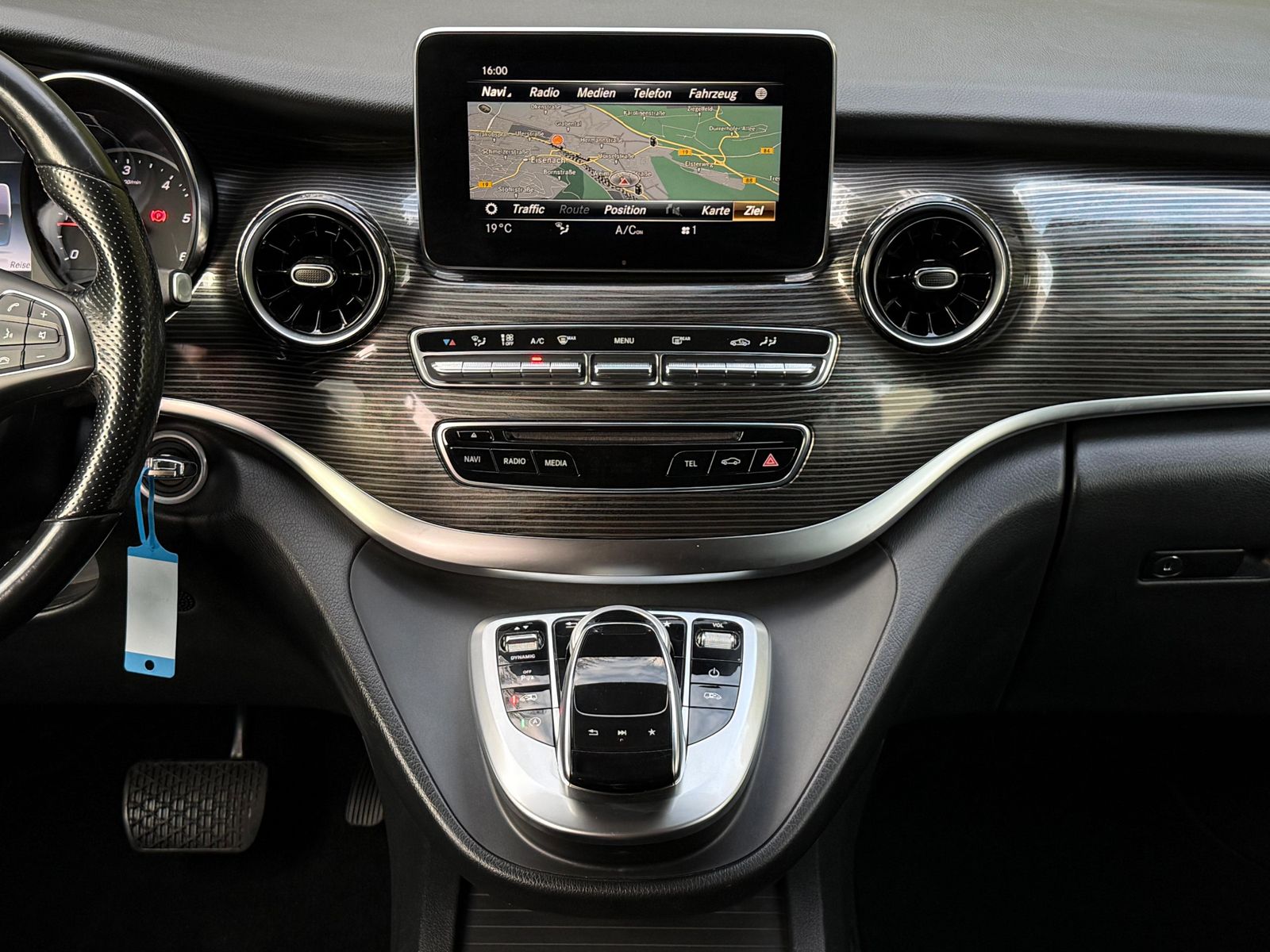 Fahrzeugabbildung Mercedes-Benz V 300 d 9G Avantg Extralang LED+SHZ+KAM+LEDER+8S