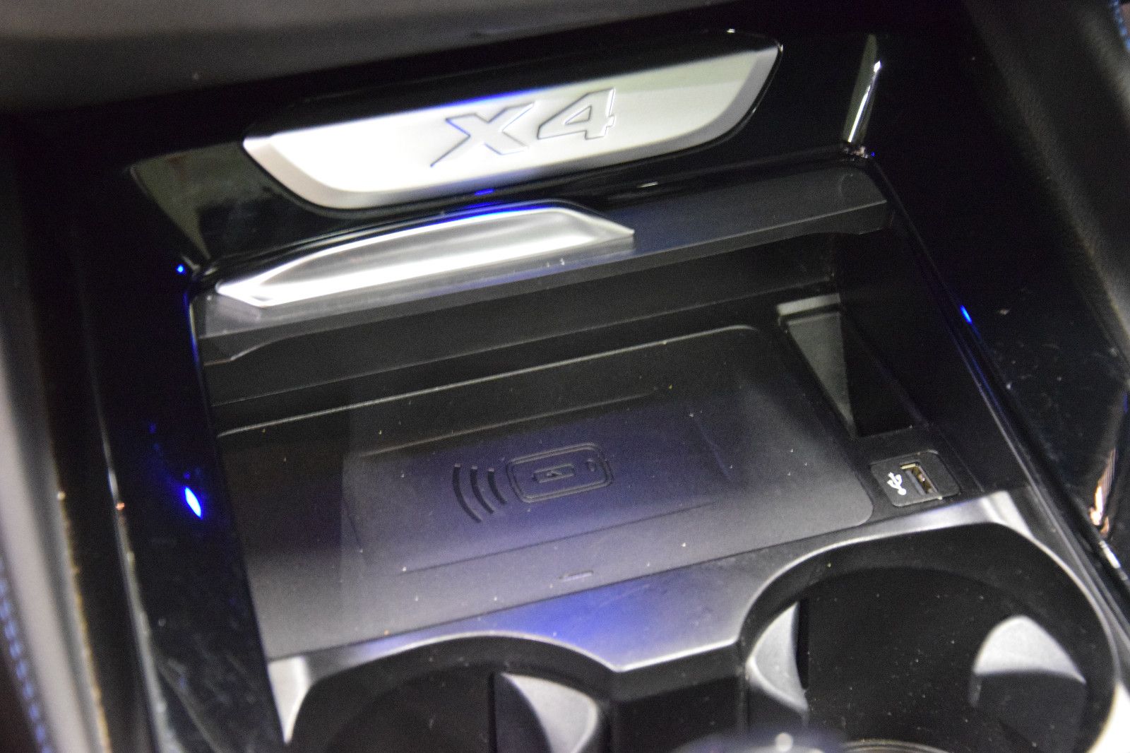 Fahrzeugabbildung BMW X4 xDrive 30 d M Sport Pano HuD Laser ACC AHK