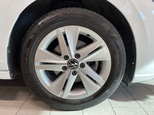 Golf VIII Variant Life 1.0 eTSI DSG NAVI ACC
