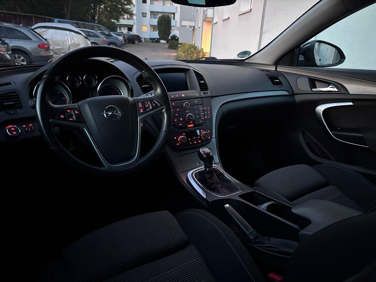 Opel Insignia 2011 — photo 7