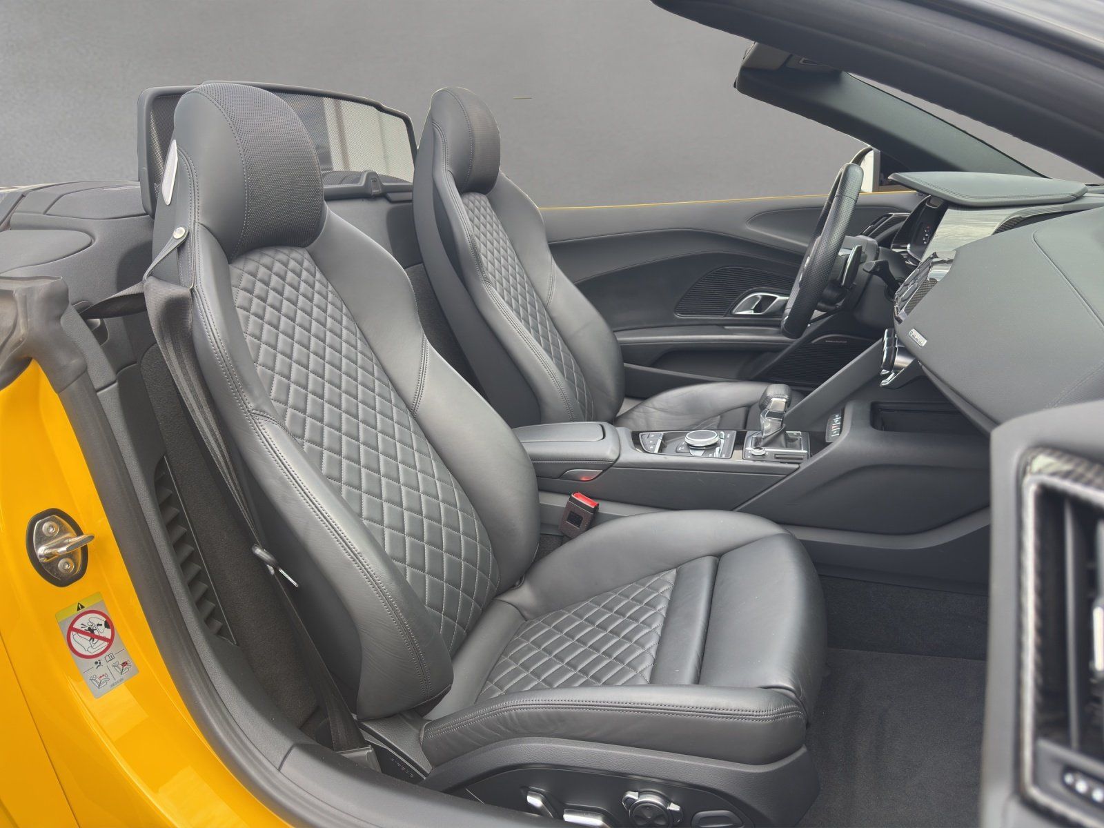 Fahrzeugabbildung Audi R8 5.2 FSI quattro Spyder Performance/CARBON/B&O