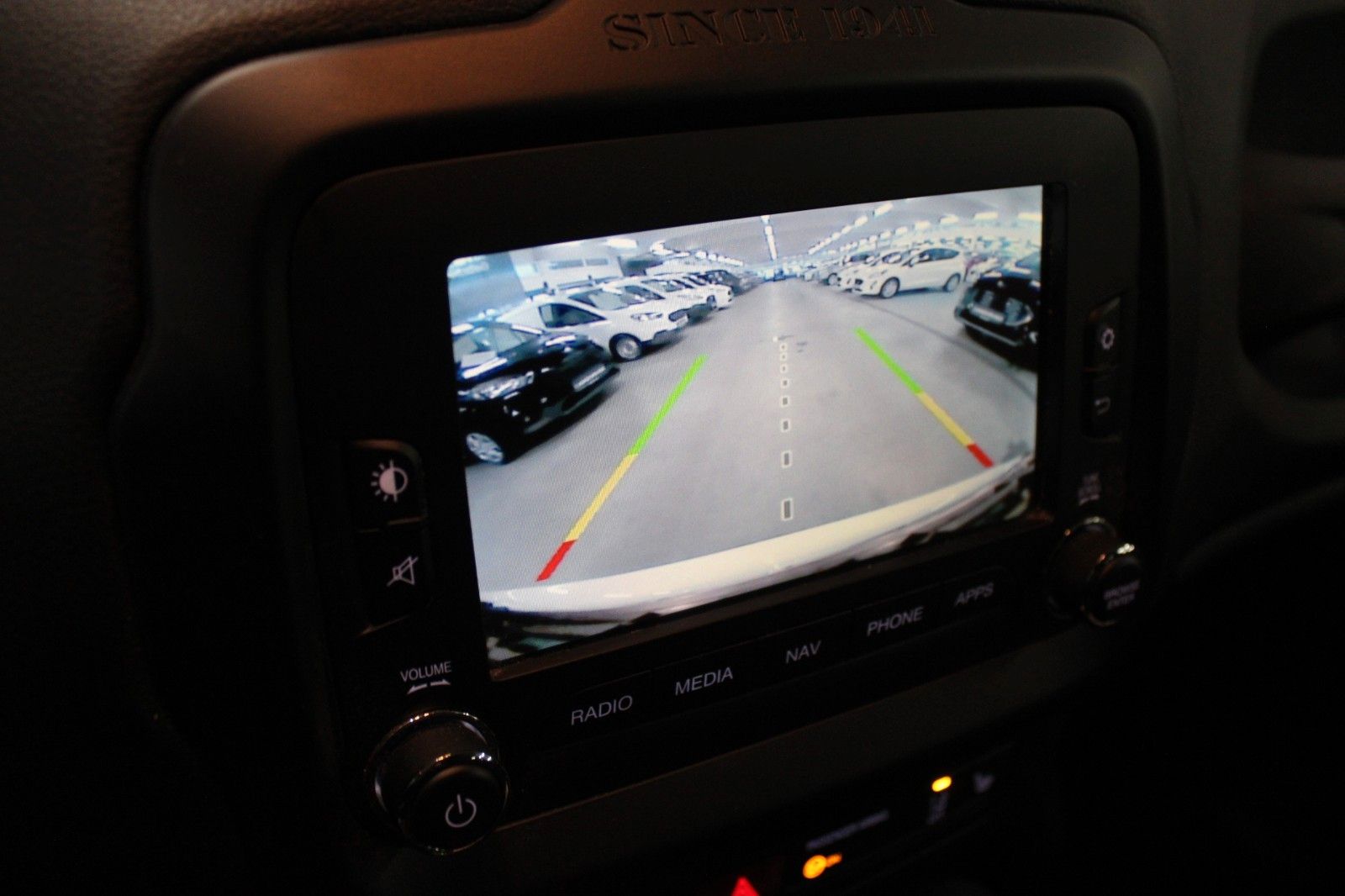 Fahrzeugabbildung Jeep Renegade 2.0 MultiJet Limited 4x4 AUTOMATIK AHK