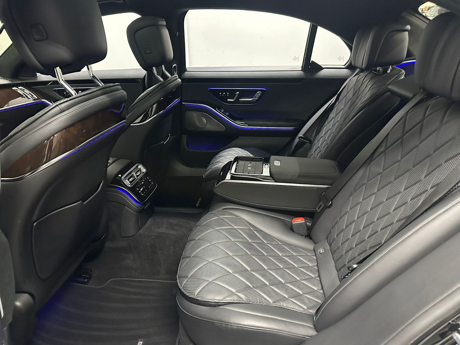 Fahrzeugabbildung Mercedes-Benz S 450 4MATIC L *AMG-LINE*ACTIVE BODY*EXKLUSIV*TV