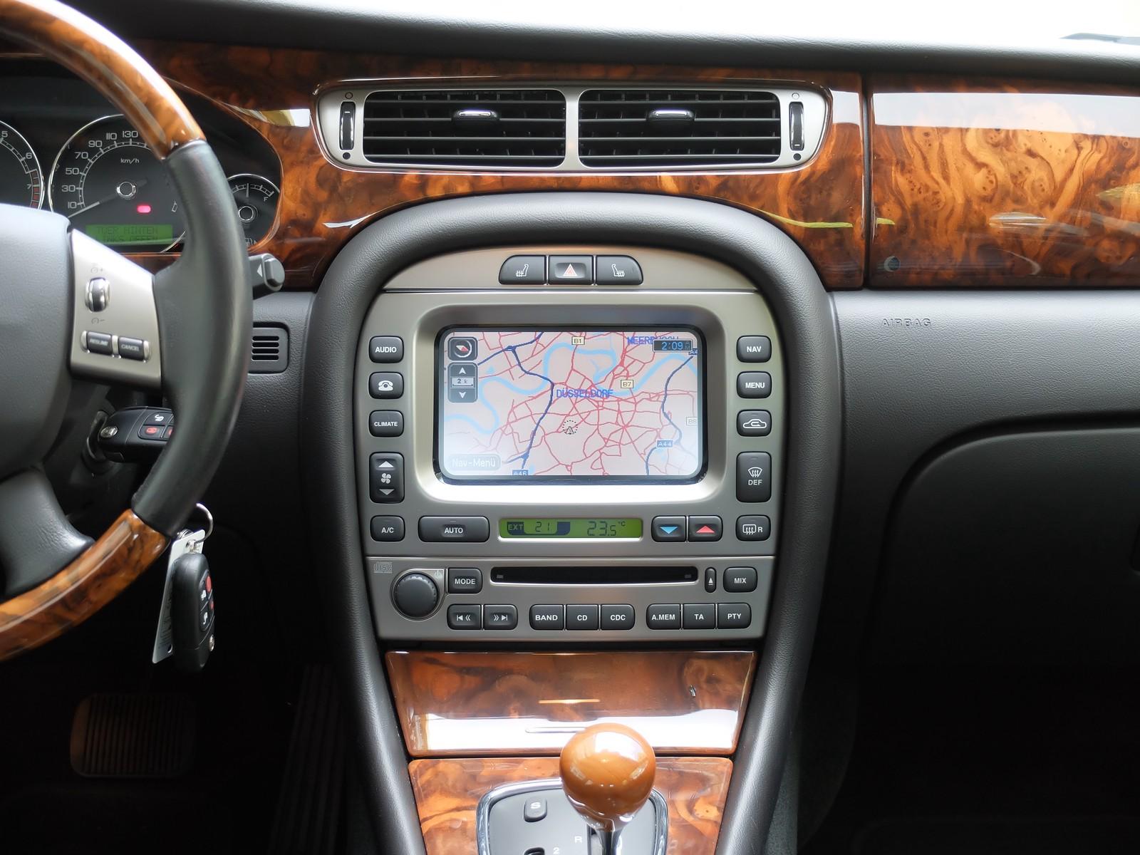 JAGUAR X-TYPE 3.0 V6 230ch 4X4 - CUIR - BVA - GPS - XÉNON - SIÈGES CHAUFFANTS - 75000 Km