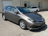 Toyota Auris Executive 1,2-l-Turbo KAMERA KLIMAAUTO SHZ - Toyota Auris Unfallwagen
