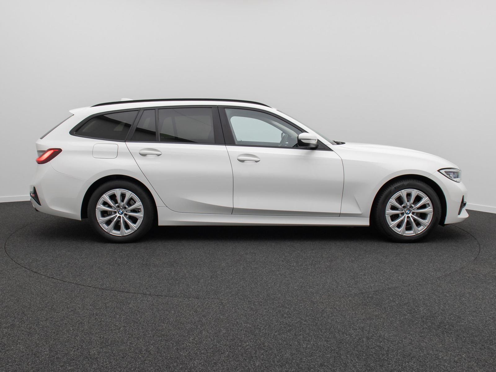 Fahrzeugabbildung BMW 320d HUD DAB Laser PDC DrivAssist Komfort Alarm