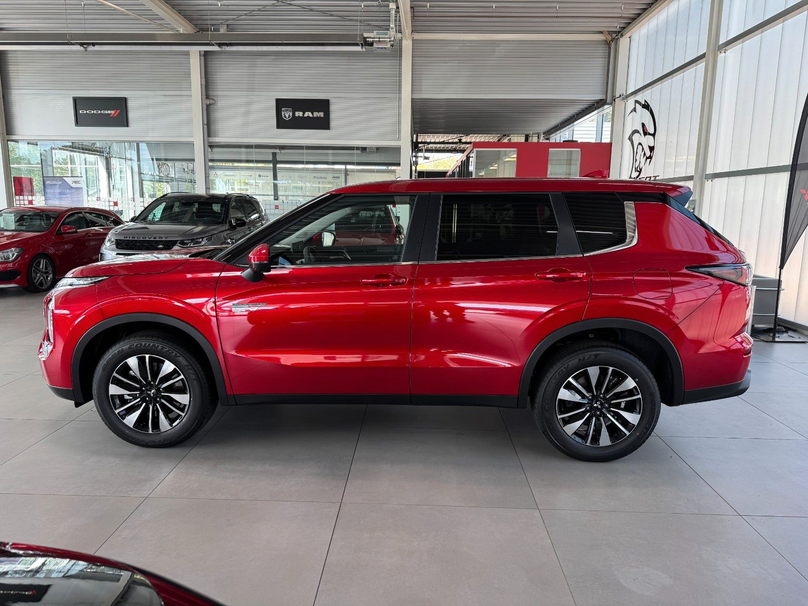Fahrzeugabbildung Mitsubishi Outlander 2.4 PHEV 4WD Diamant PLUS