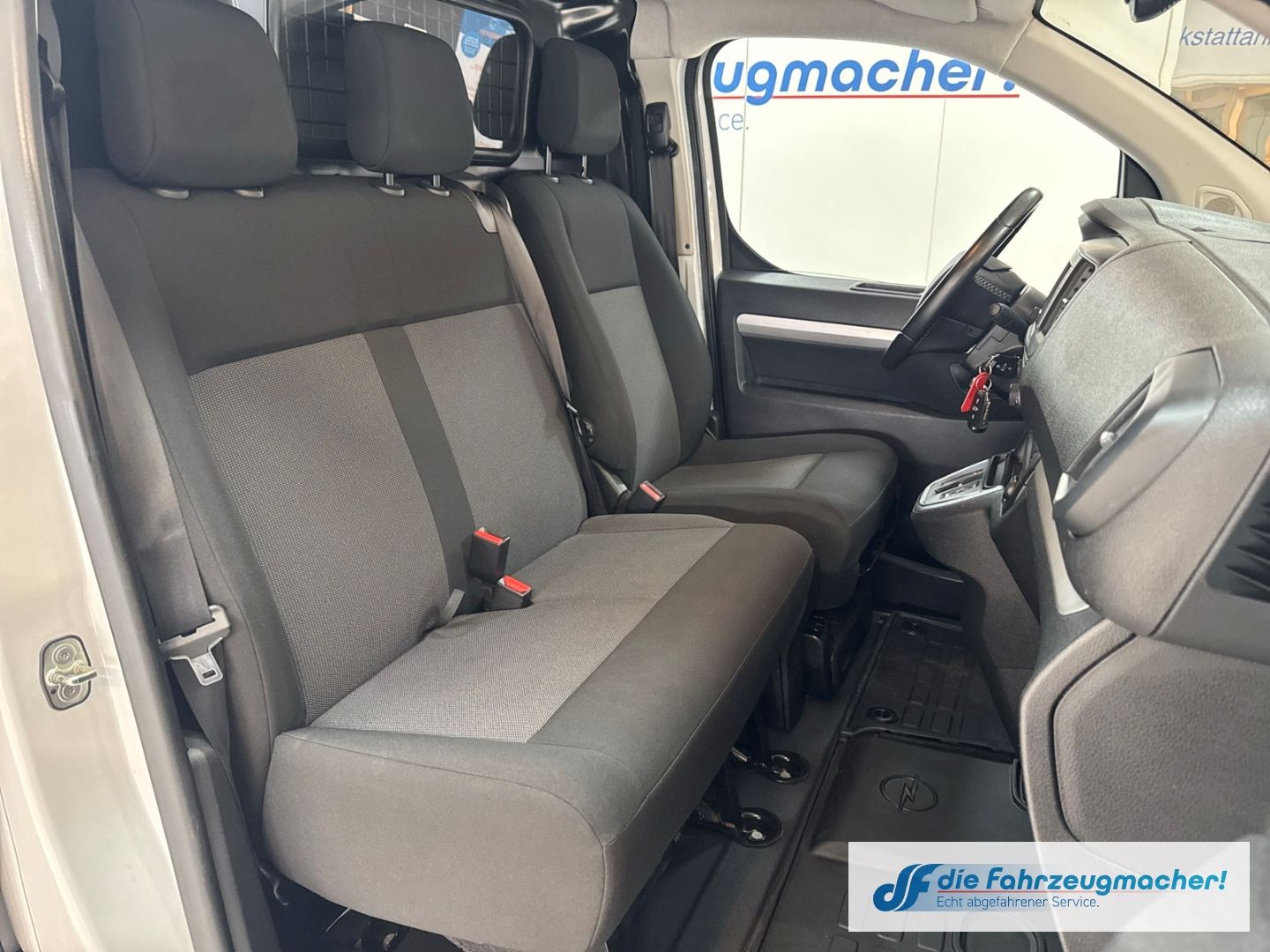 Fahrzeugabbildung Opel Vivaro Kasten -e Elegance L 75 kWh HUD Navi Appl