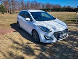 Hyundai i30 blue 1.6 CRDi 81kW YES! Silver YES! Silver - Hyundai i30 YES! mit Diesel-Antrieb
