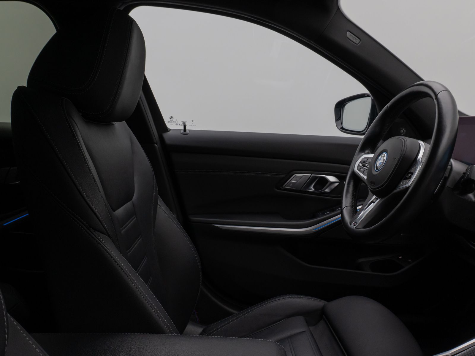 Fahrzeugabbildung BMW 330e xD M Sport Pro Kamera HUD DAB H/K Stop&Go