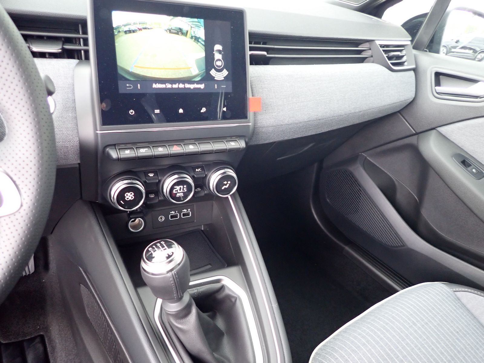 Fahrzeugabbildung Renault Clio Techno TCe 90