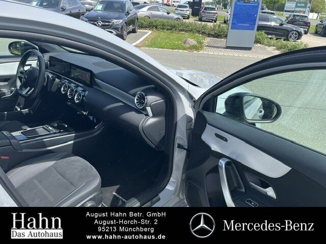 Fahrzeugabbildung Mercedes-Benz A 200 AMG/NIGHT/LED/KAM./DISTRO./AMBI/19ZOLL