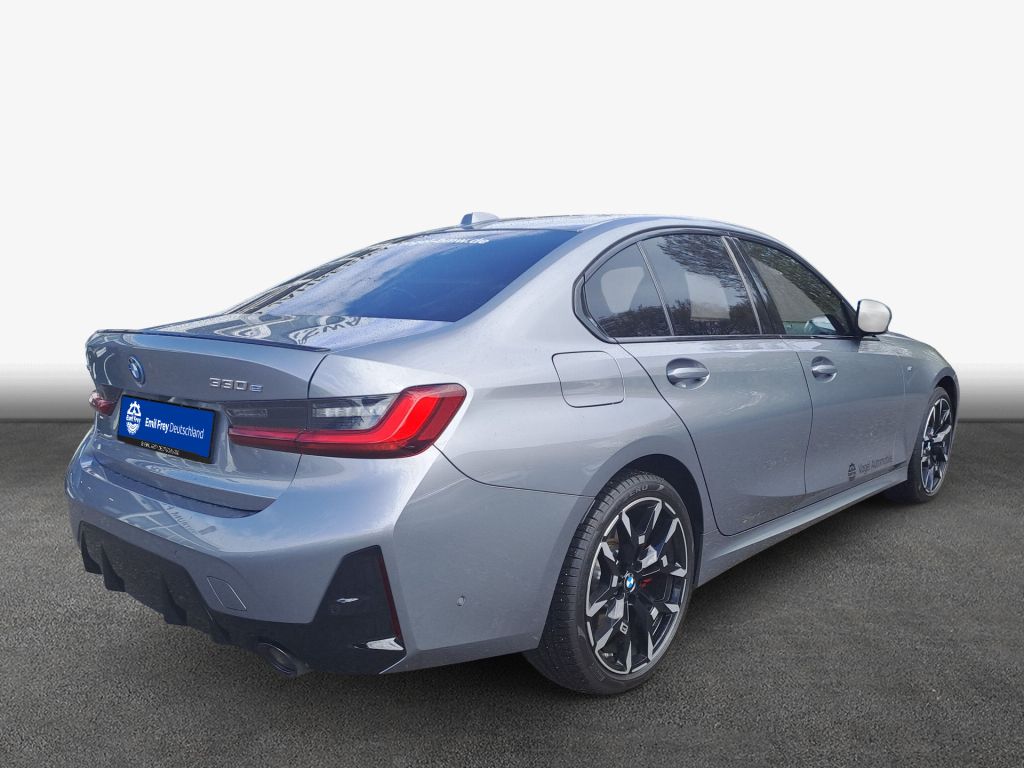 BMW 330 - Bild 2