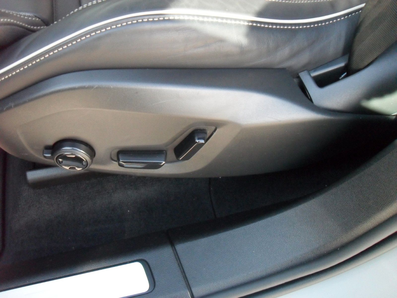 Fahrzeugabbildung Volvo XC 60 B5 Plus Black Edition AWD | Headup