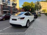 Tesla Model Y Long Range Dual Motor AWD - Tesla Gebrauchtwagen in Berlin